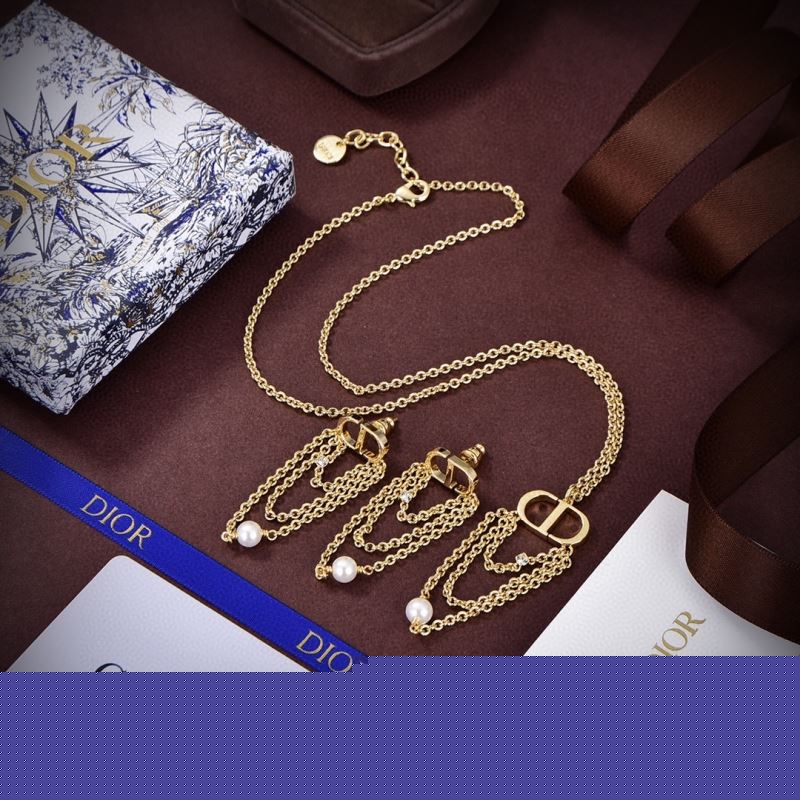 ch**an D*or necklaces